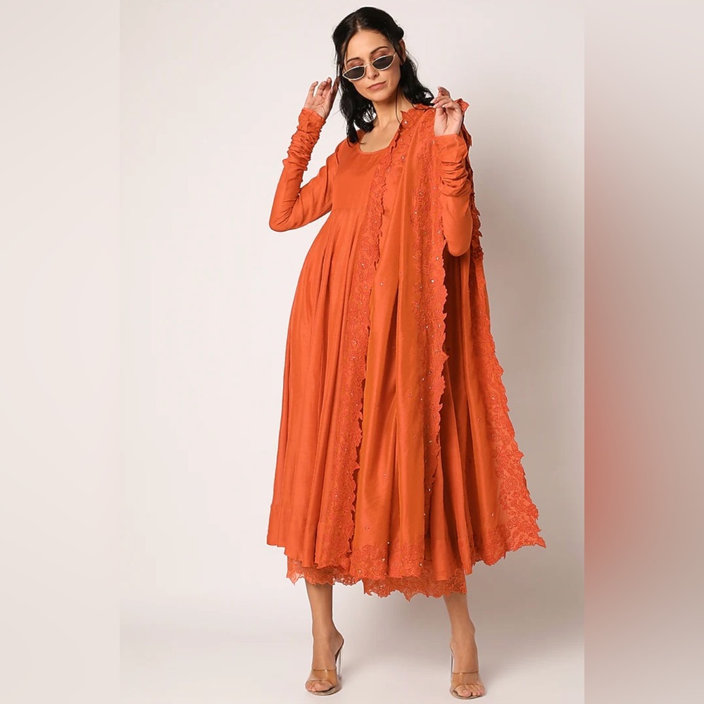 PAULMI & HARSH orange anarkali set, size M, new without tags